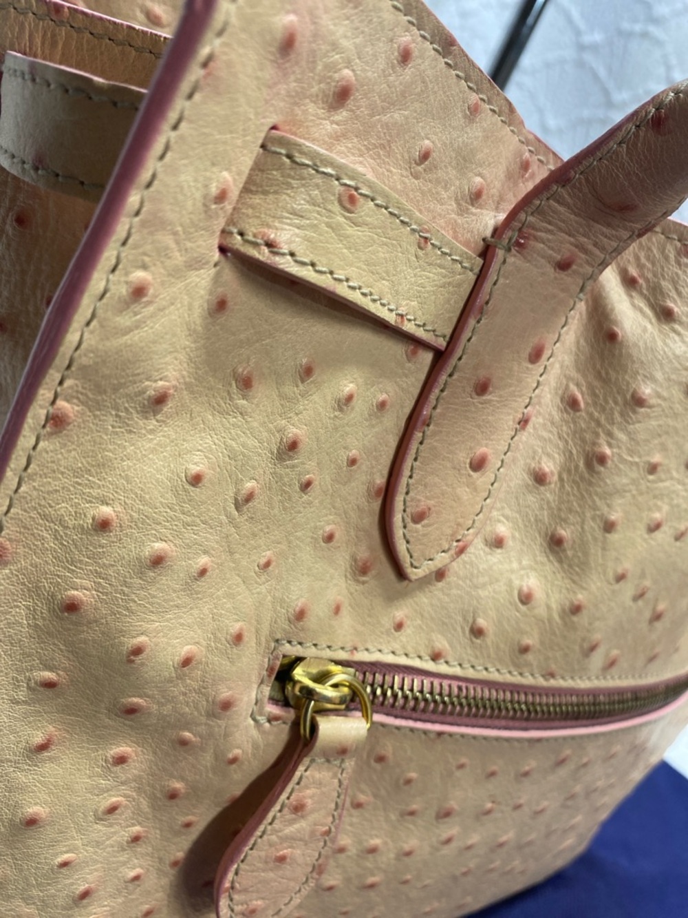 Dooney & Bourke Peach/Coral Ostrich-Texture Tote with Pink Trim Leather Vintage - Picture 16 of 17
